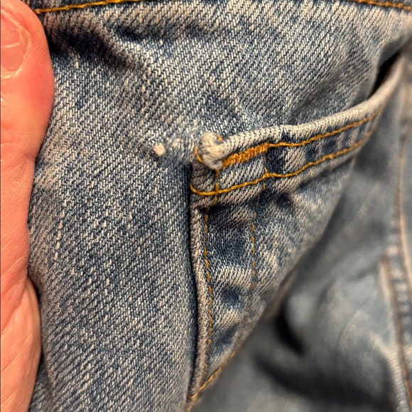 Vintage Levi 550 relaxed fit, tapered leg - Picture 6 of 8